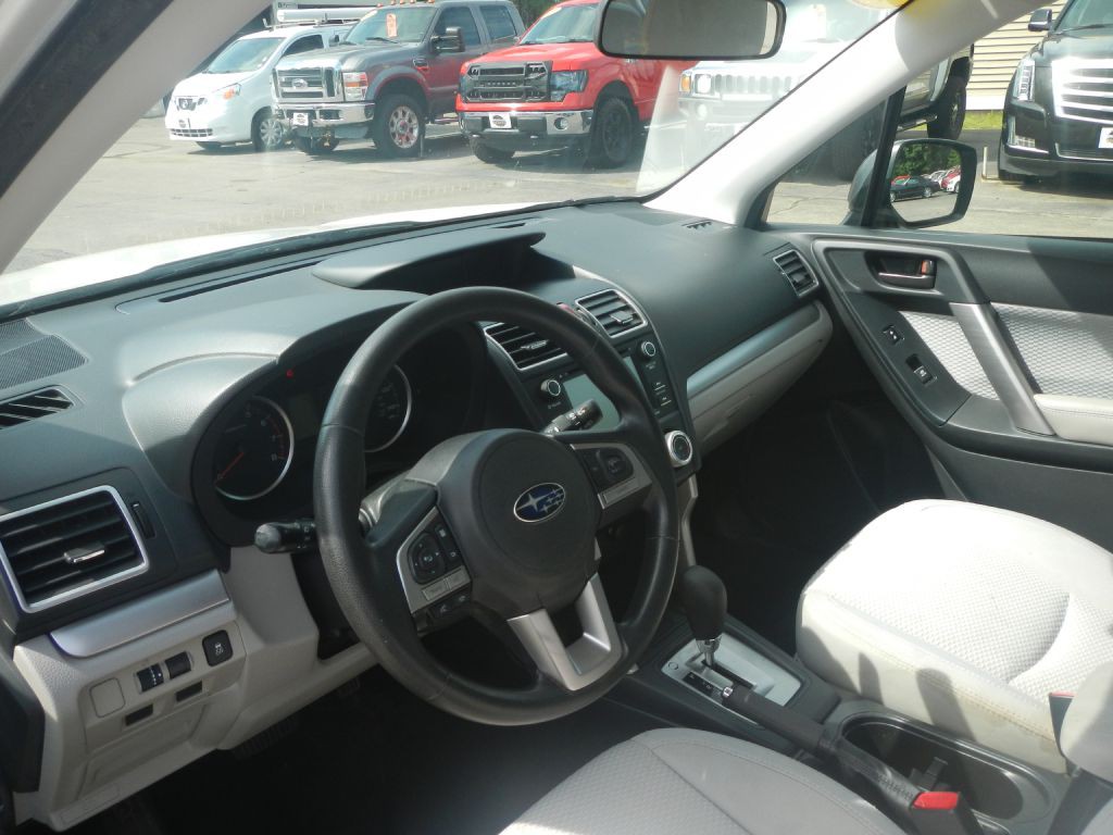 2018 Subaru Forester Image 10