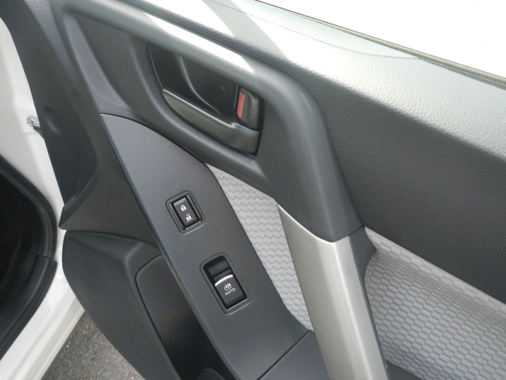 2018 Subaru Forester Image 18