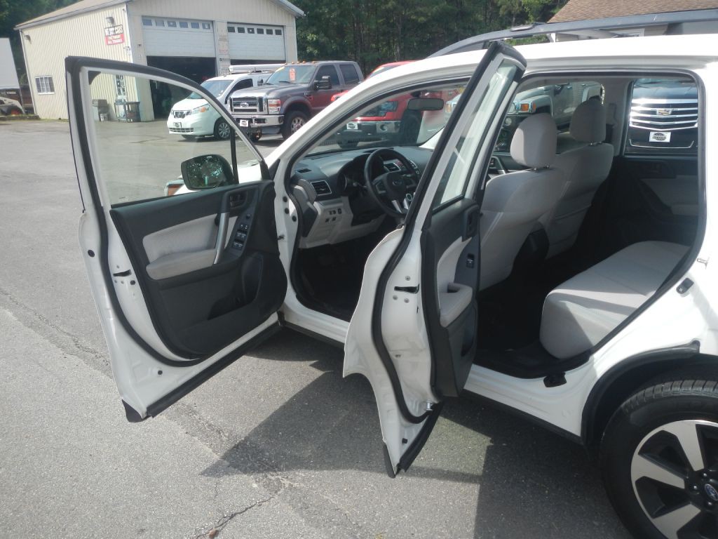 2018 Subaru Forester Image 40