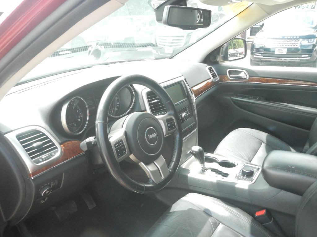 2011 Jeep Grand Cherokee Image 10