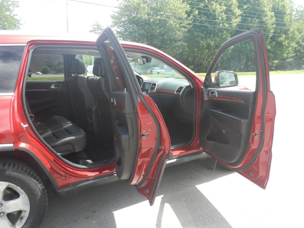 2011 Jeep Grand Cherokee Image 15