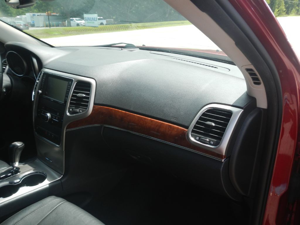 2011 Jeep Grand Cherokee Image 18