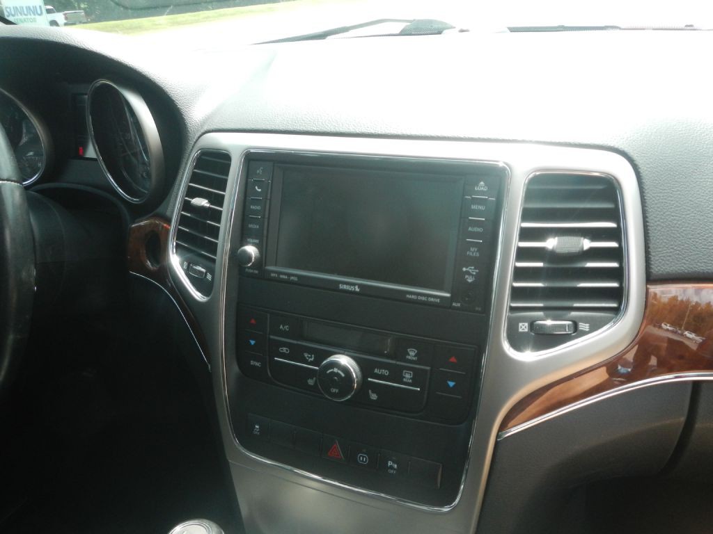2011 Jeep Grand Cherokee Image 19