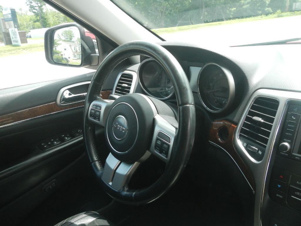 2011 Jeep Grand Cherokee Image 20
