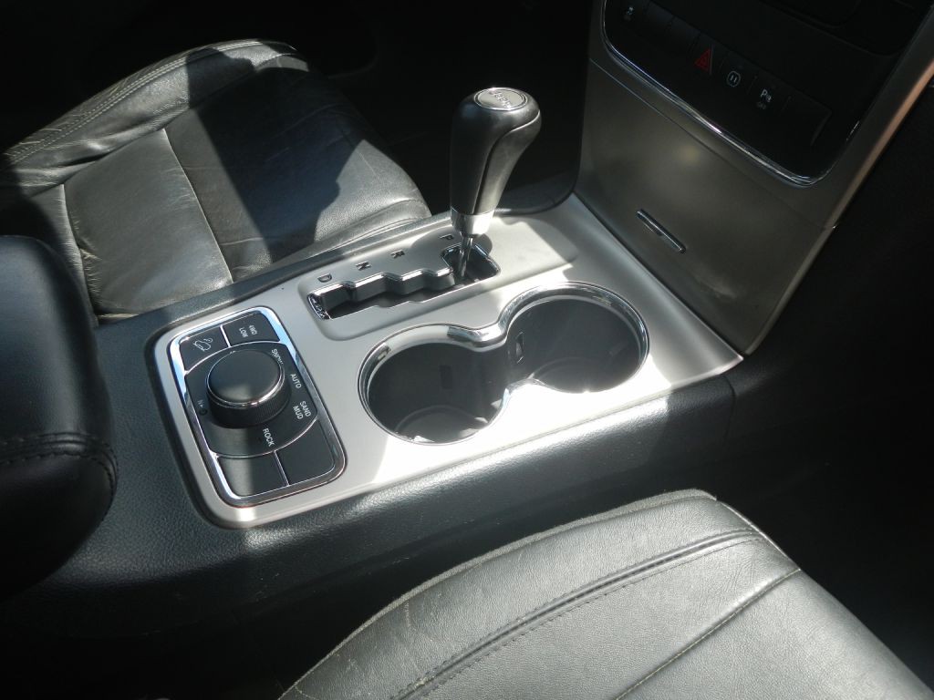 2011 Jeep Grand Cherokee Image 21