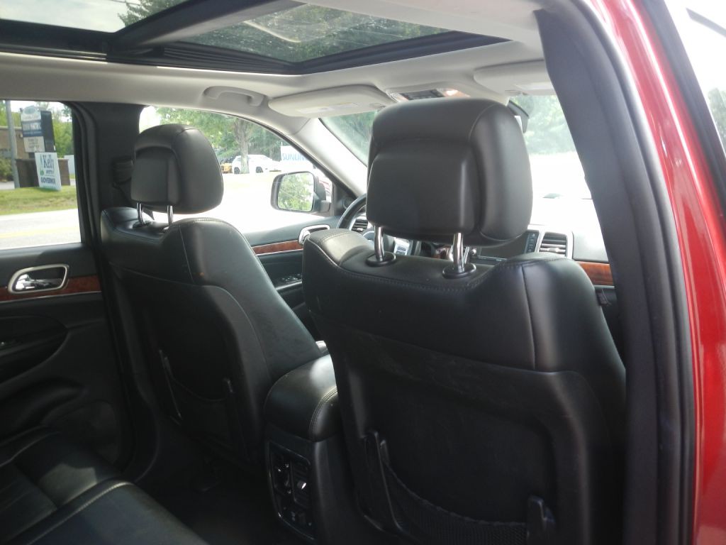 2011 Jeep Grand Cherokee Image 27