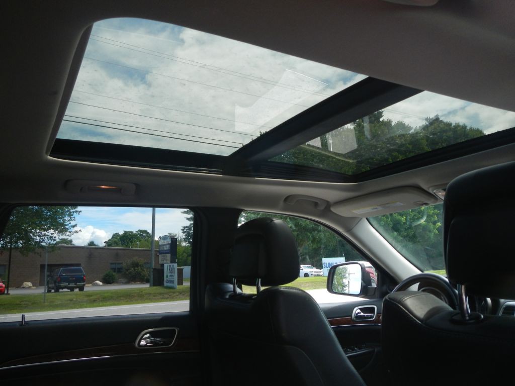 2011 Jeep Grand Cherokee Image 29