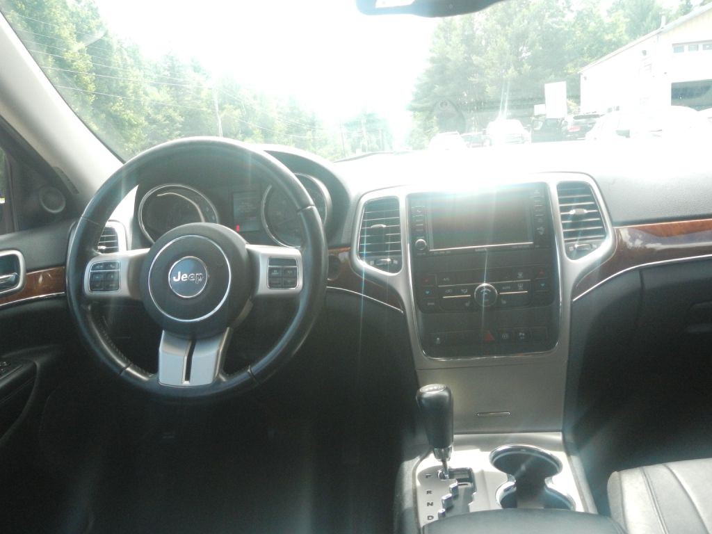2011 Jeep Grand Cherokee Image 44
