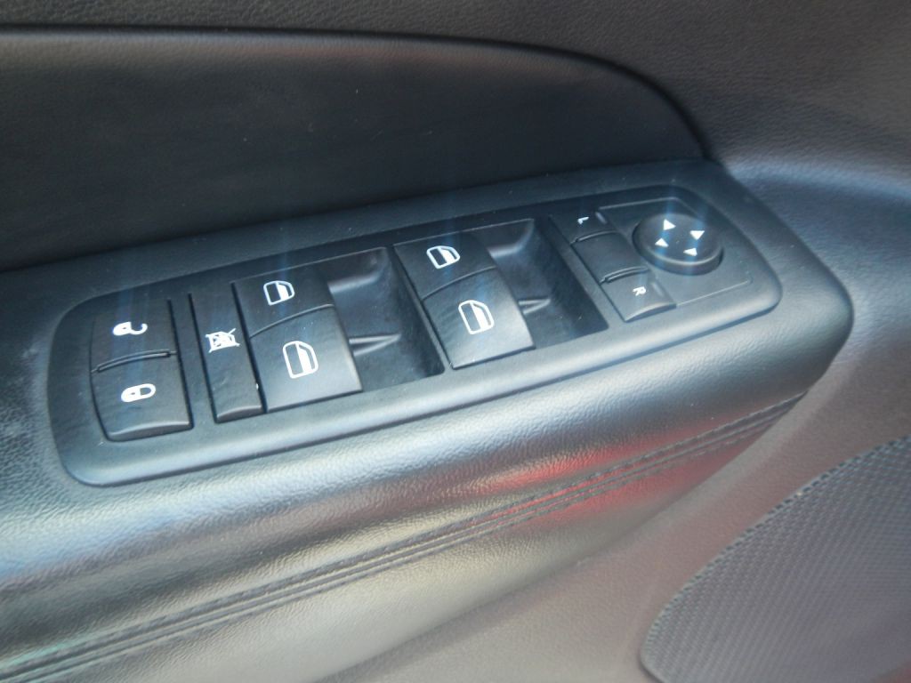 2011 Jeep Grand Cherokee Image 46