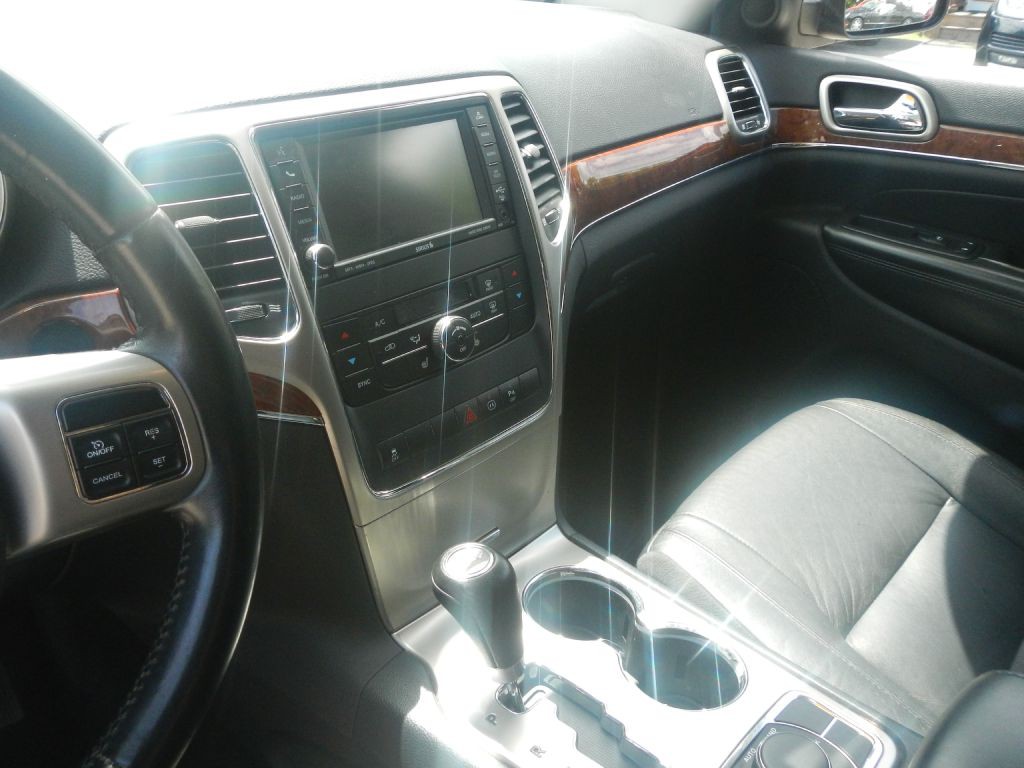 2011 Jeep Grand Cherokee Image 50