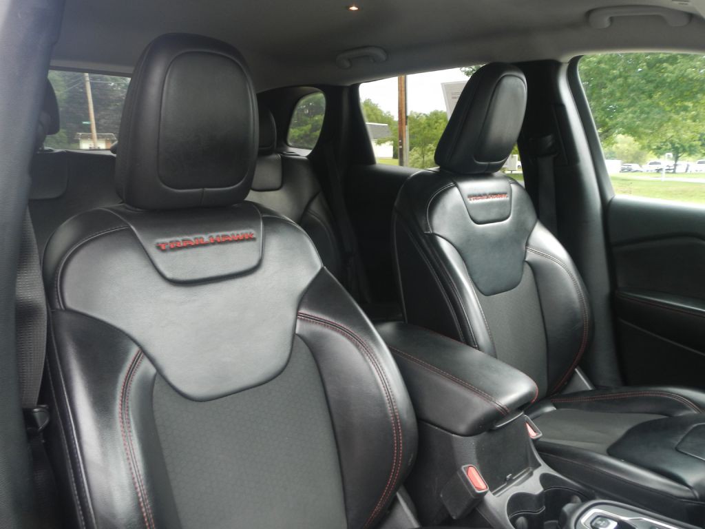 2019 Jeep Cherokee Image 5