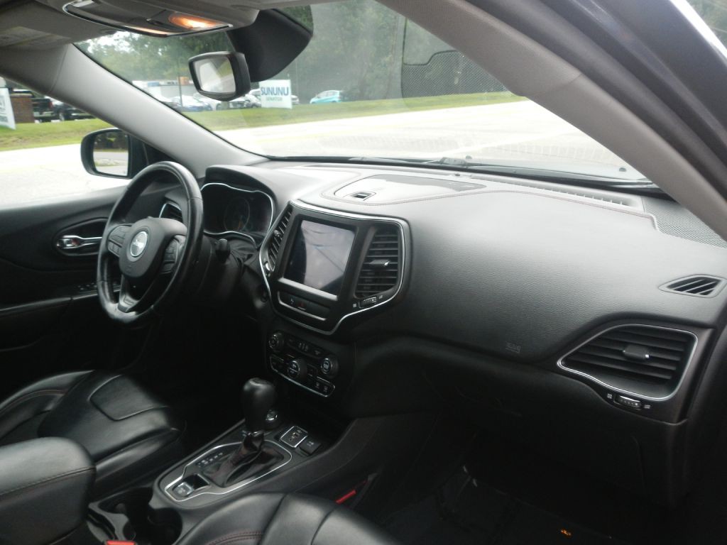 2019 Jeep Cherokee Image 6