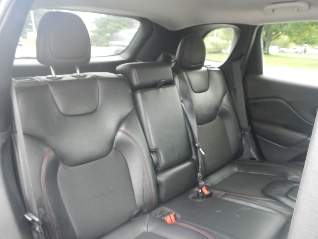 2019 Jeep Cherokee Image 7