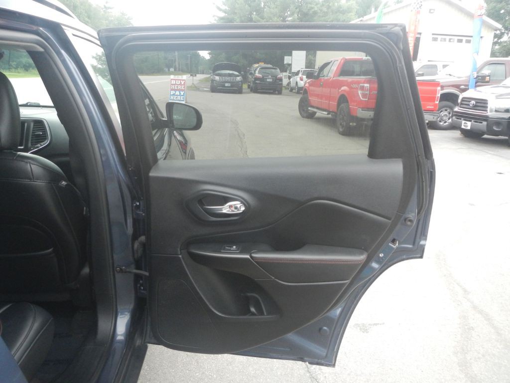 2019 Jeep Cherokee Image 25
