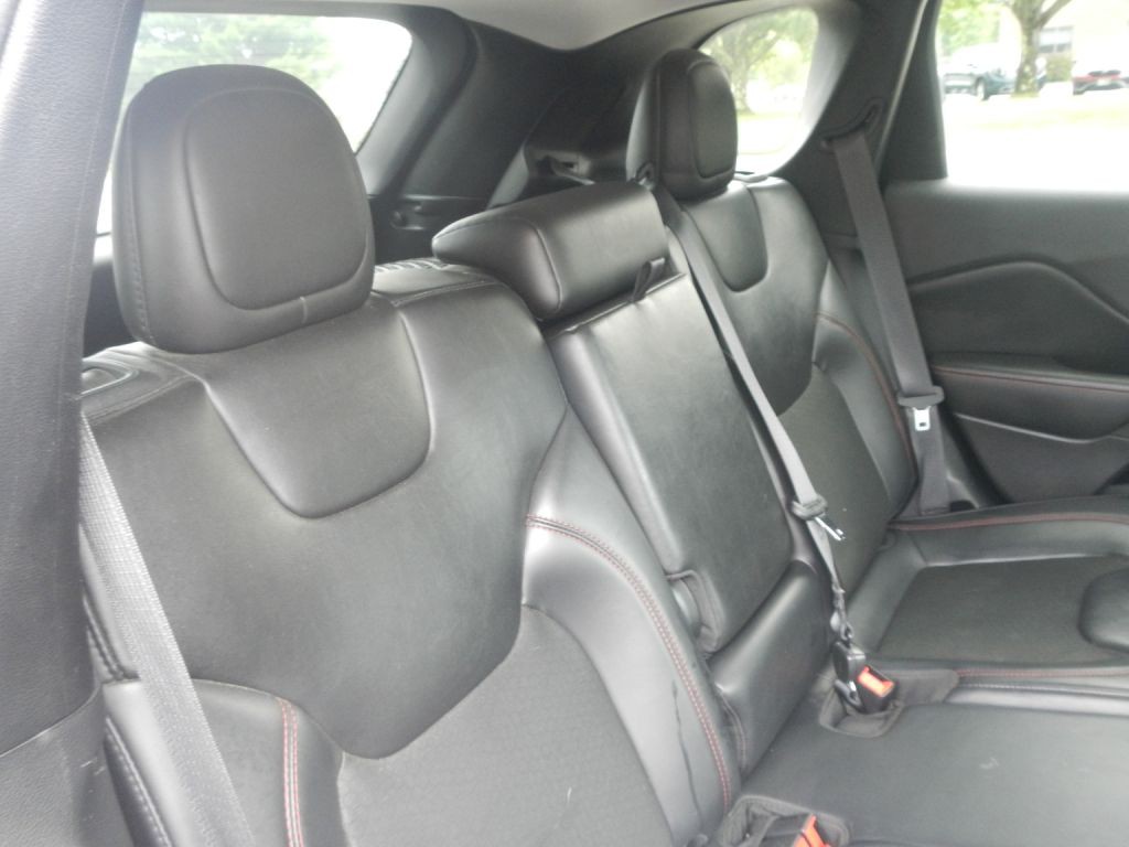 2019 Jeep Cherokee Image 27