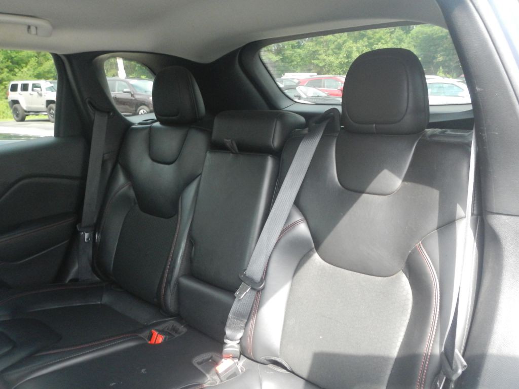 2019 Jeep Cherokee Image 42