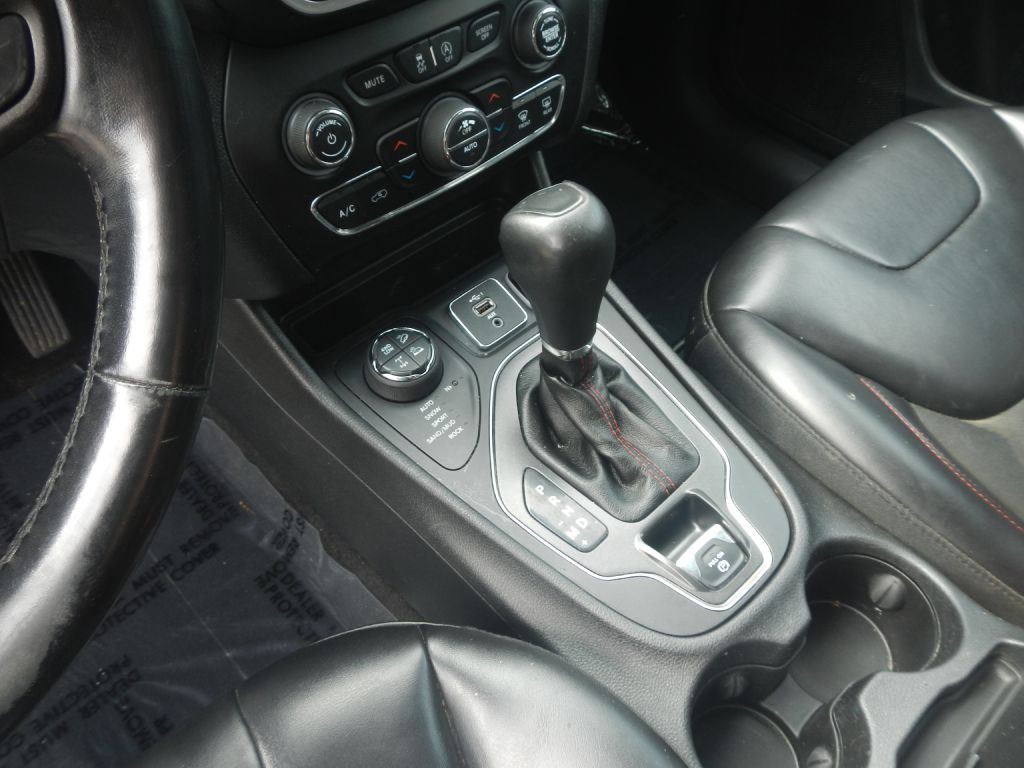 2019 Jeep Cherokee Image 50