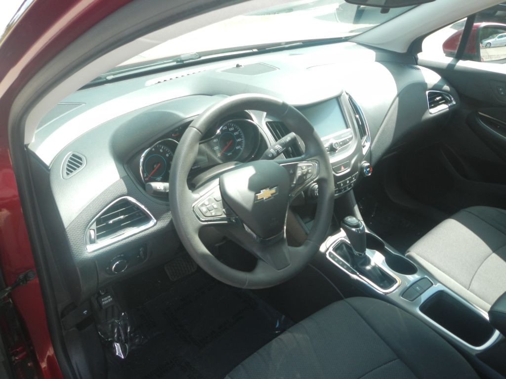 2017 Chevrolet Cruze Image 3