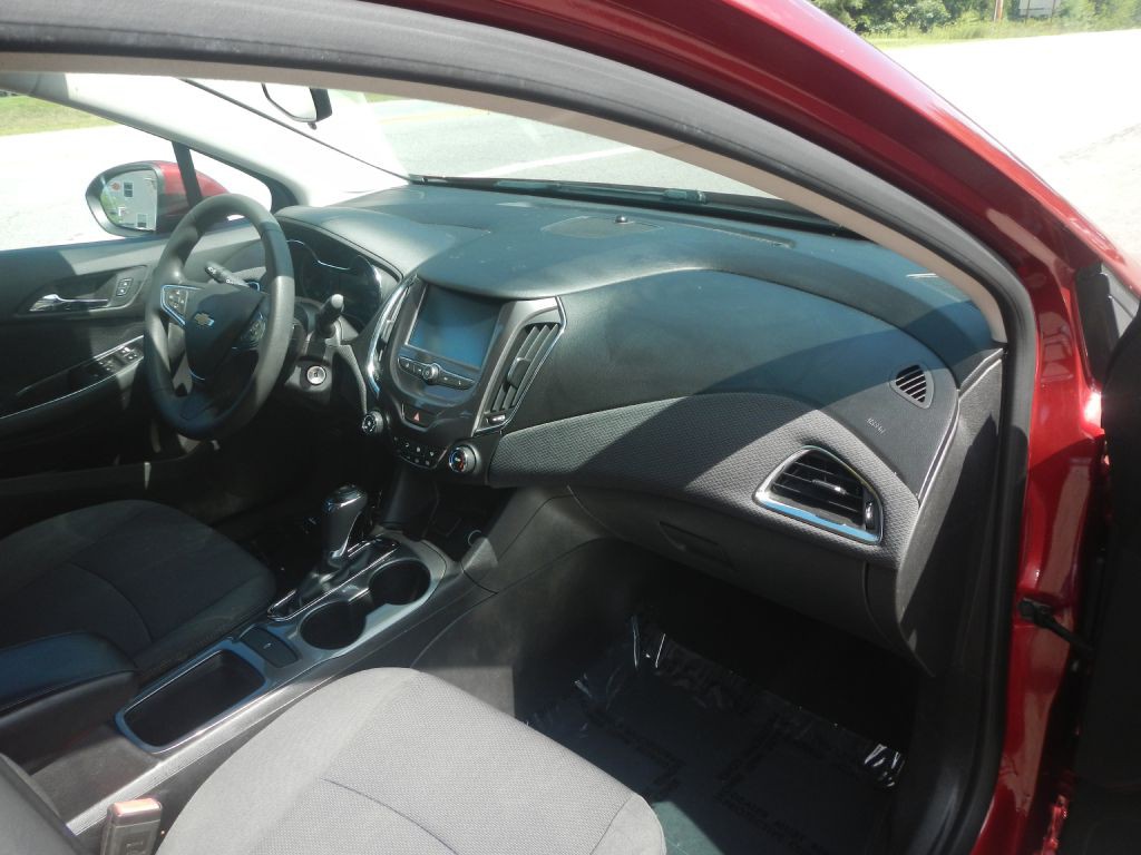 2017 Chevrolet Cruze Image 10