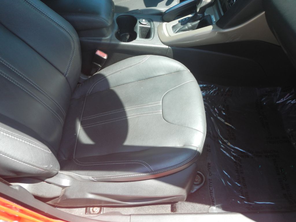 2012 Ford Focus Image 17