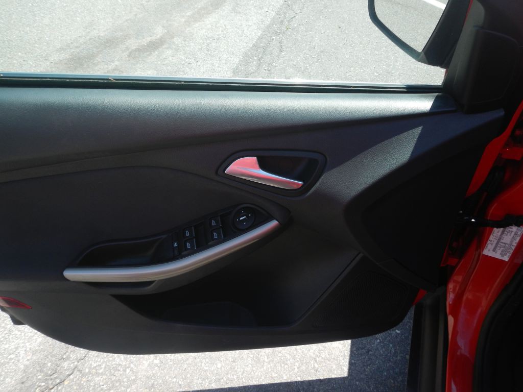 2012 Ford Focus Image 42