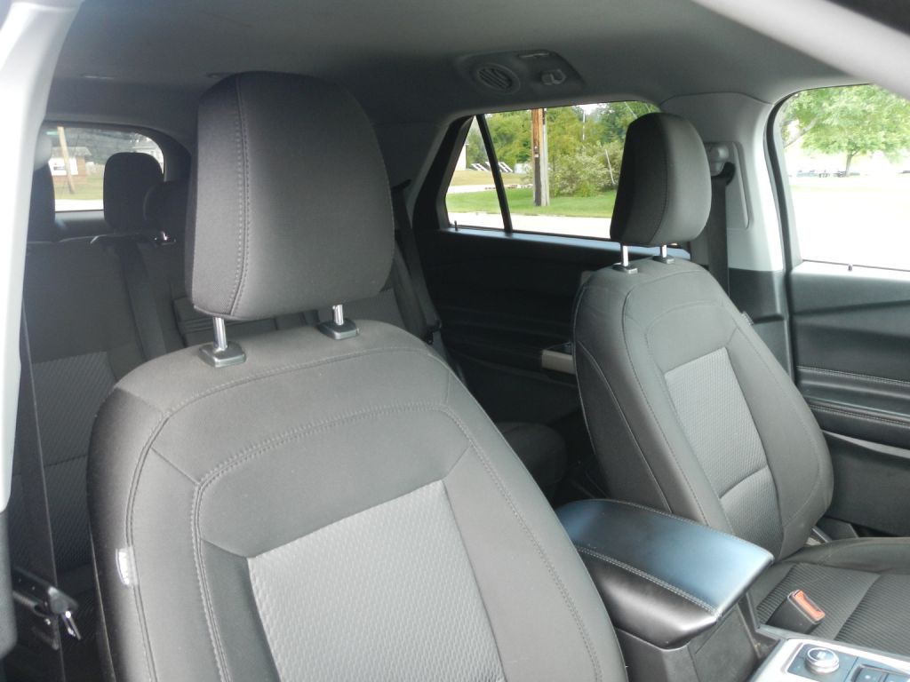 2023 Ford Explorer Image 3