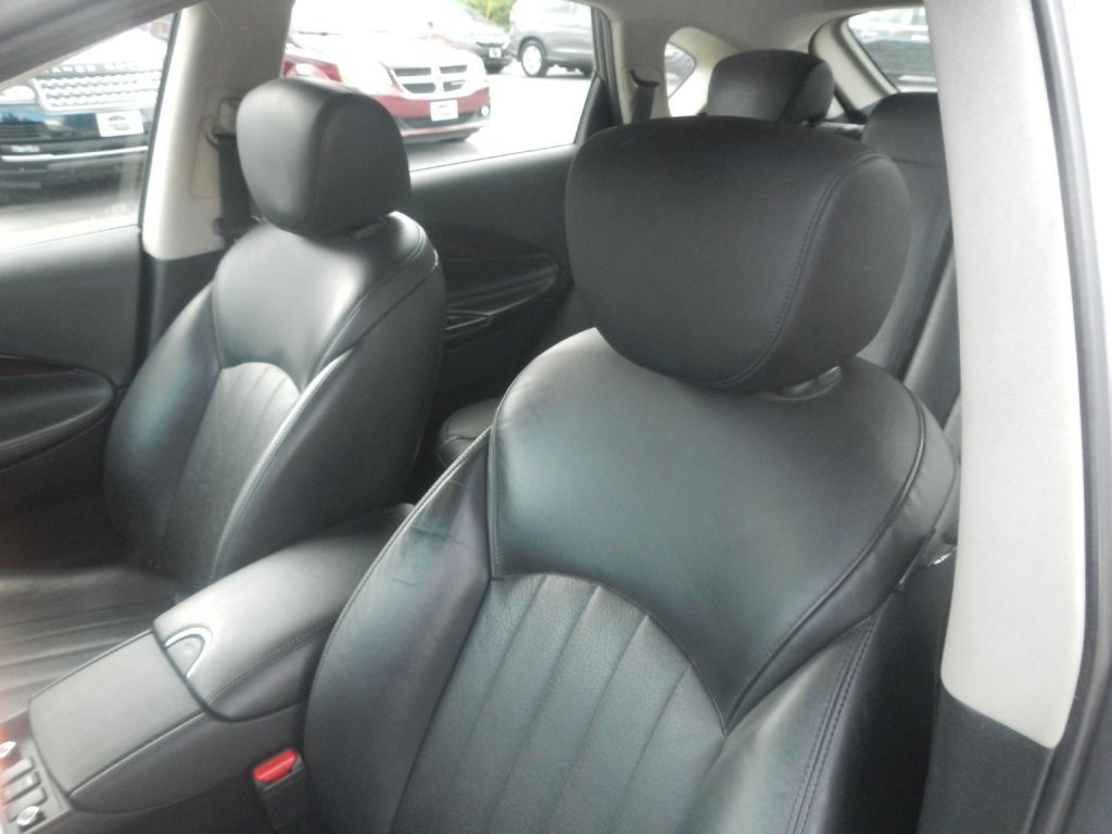 2016 INFINITI QX50 Image 9