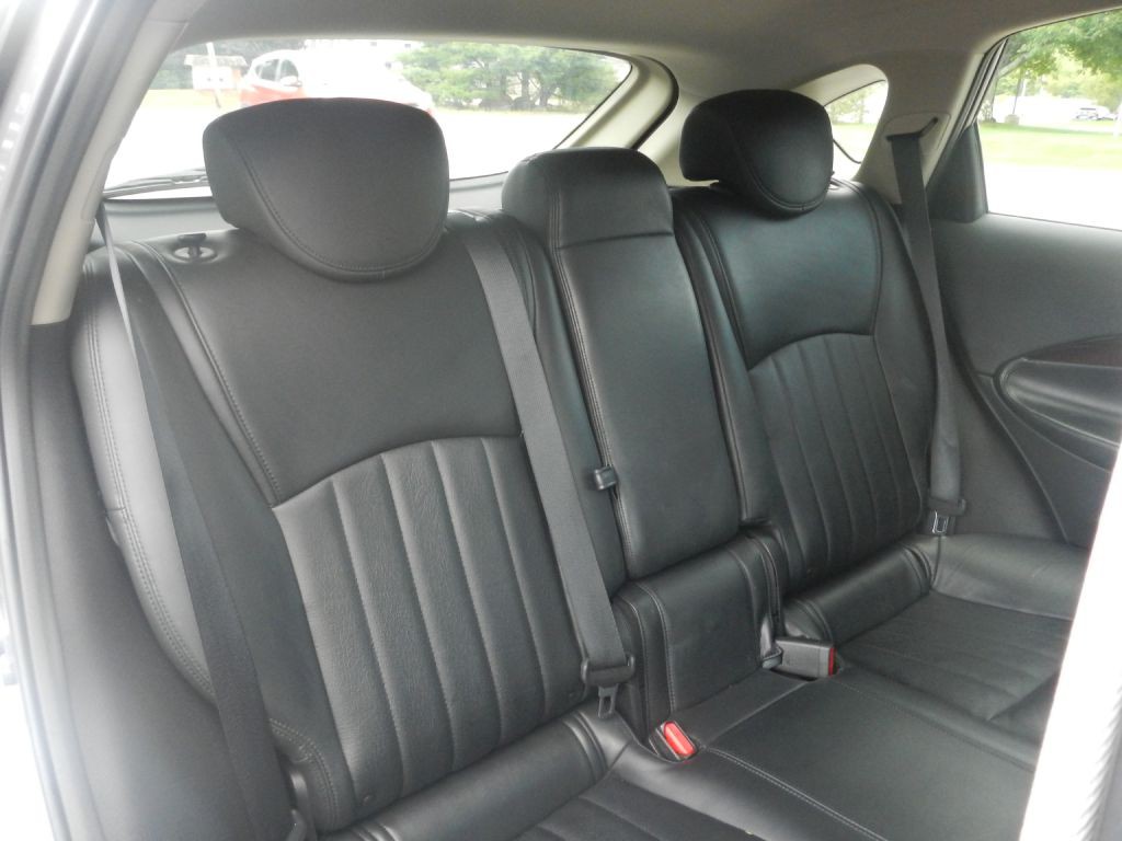 2016 INFINITI QX50 Image 31