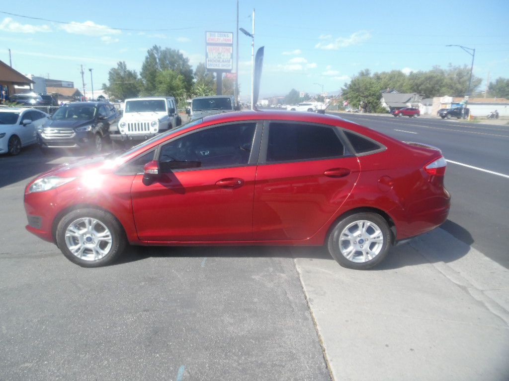 2015 Ford Fiesta Image 2