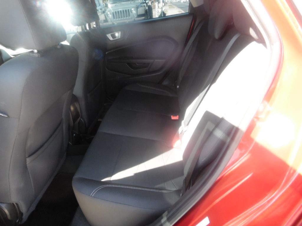 2015 Ford Fiesta Image 9