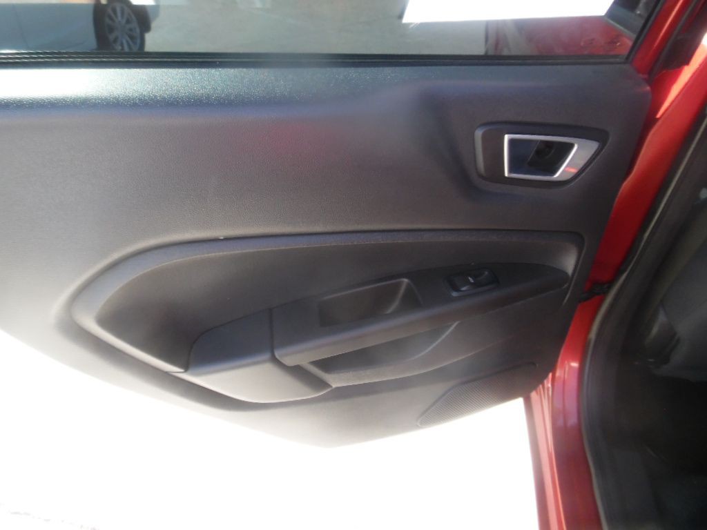 2015 Ford Fiesta Image 10