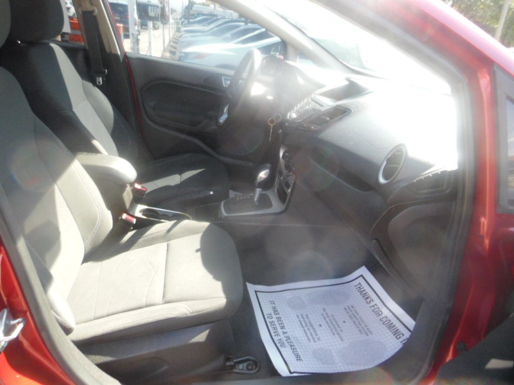 2015 Ford Fiesta Image 11