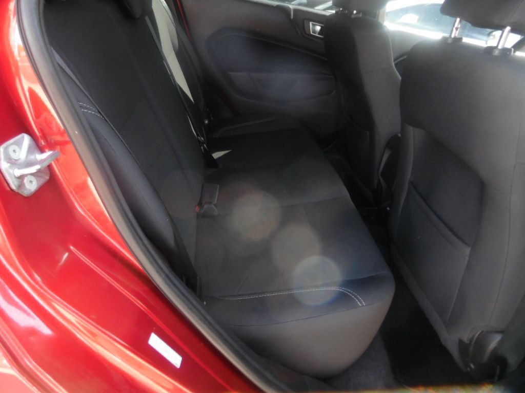 2015 Ford Fiesta Image 13