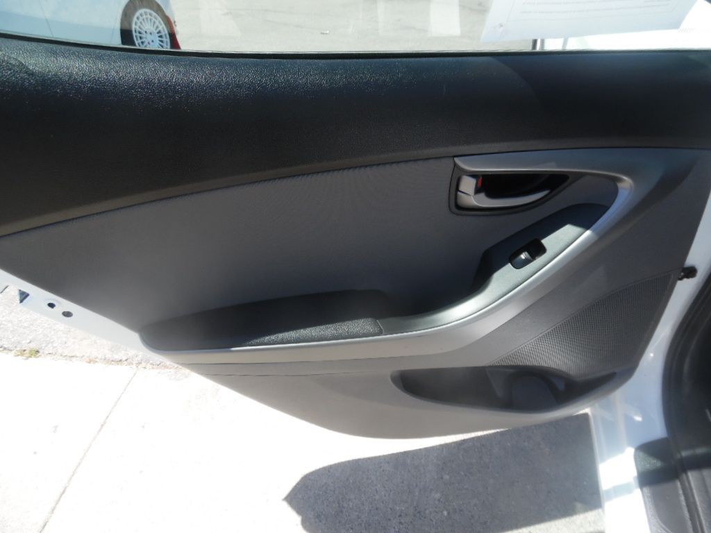 2015 Hyundai Elantra Image 10