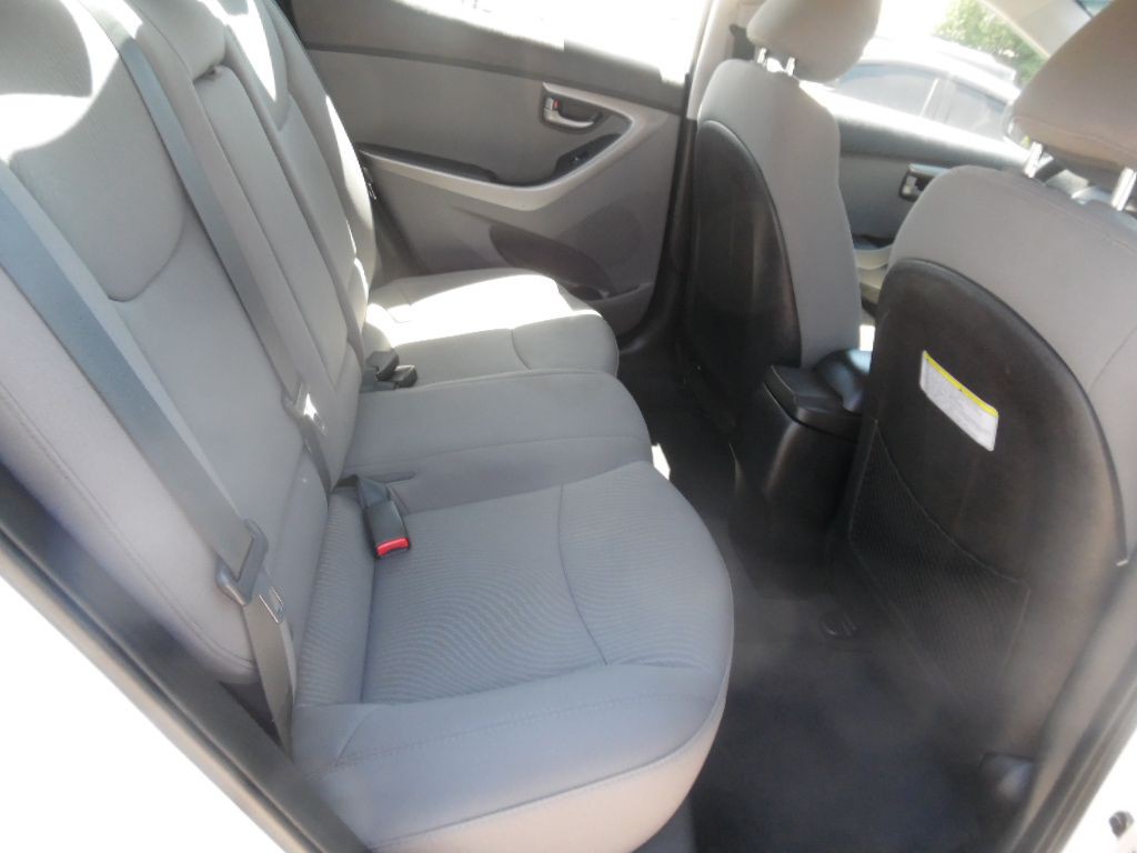 2015 Hyundai Elantra Image 14