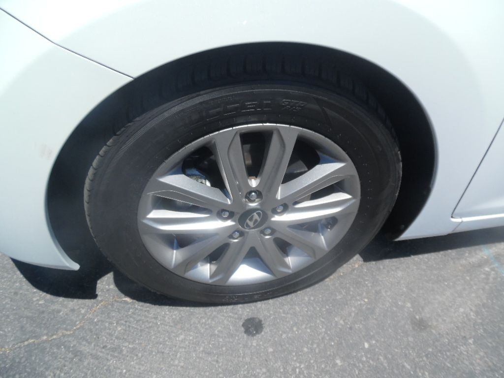 2015 Hyundai Elantra Image 20