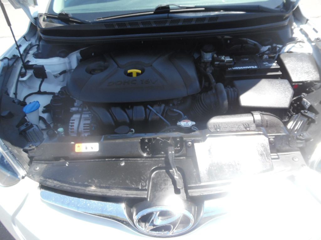 2015 Hyundai Elantra Image 21