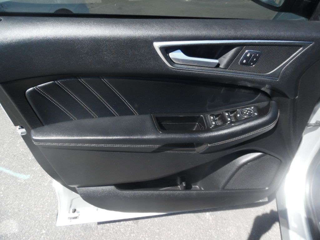 2017 Ford Edge Image 8