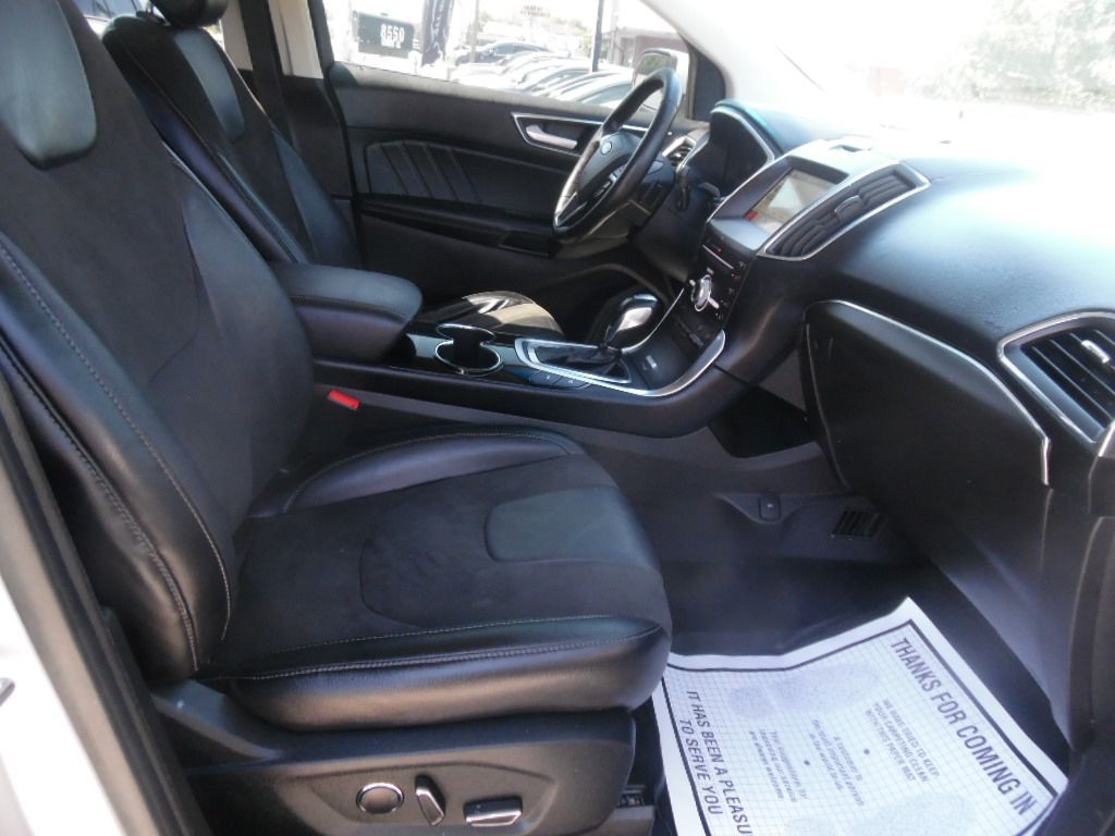 2017 Ford Edge Image 12