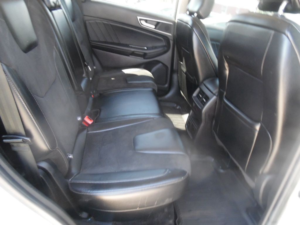2017 Ford Edge Image 14