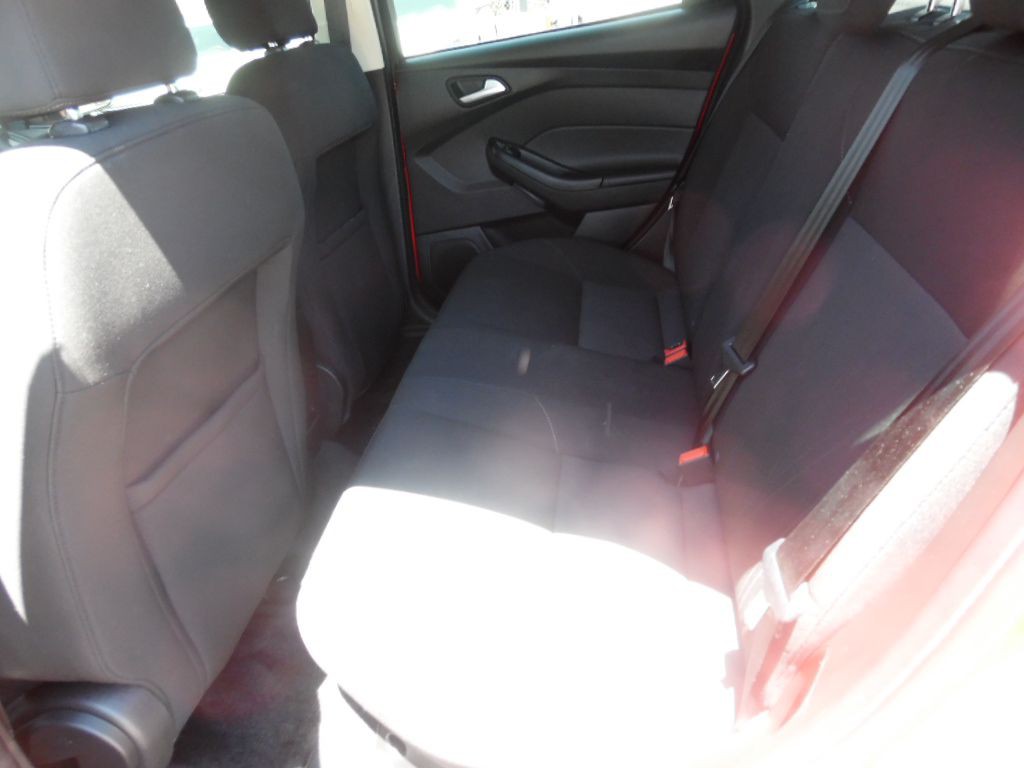 2016 Ford Focus Image 9