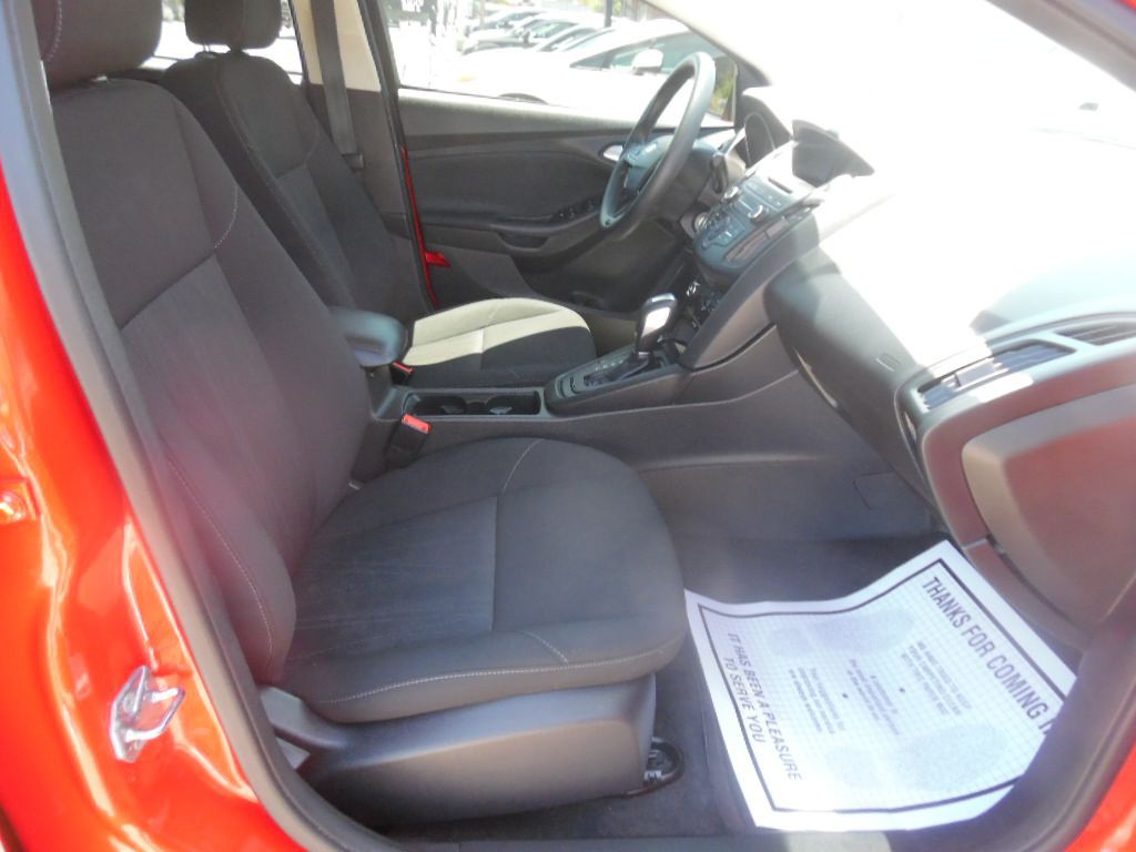 2016 Ford Focus Image 11