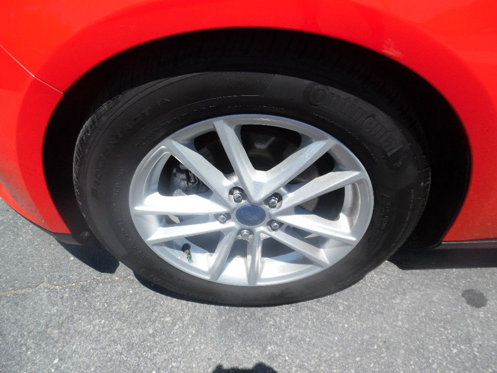 2016 Ford Focus Image 18