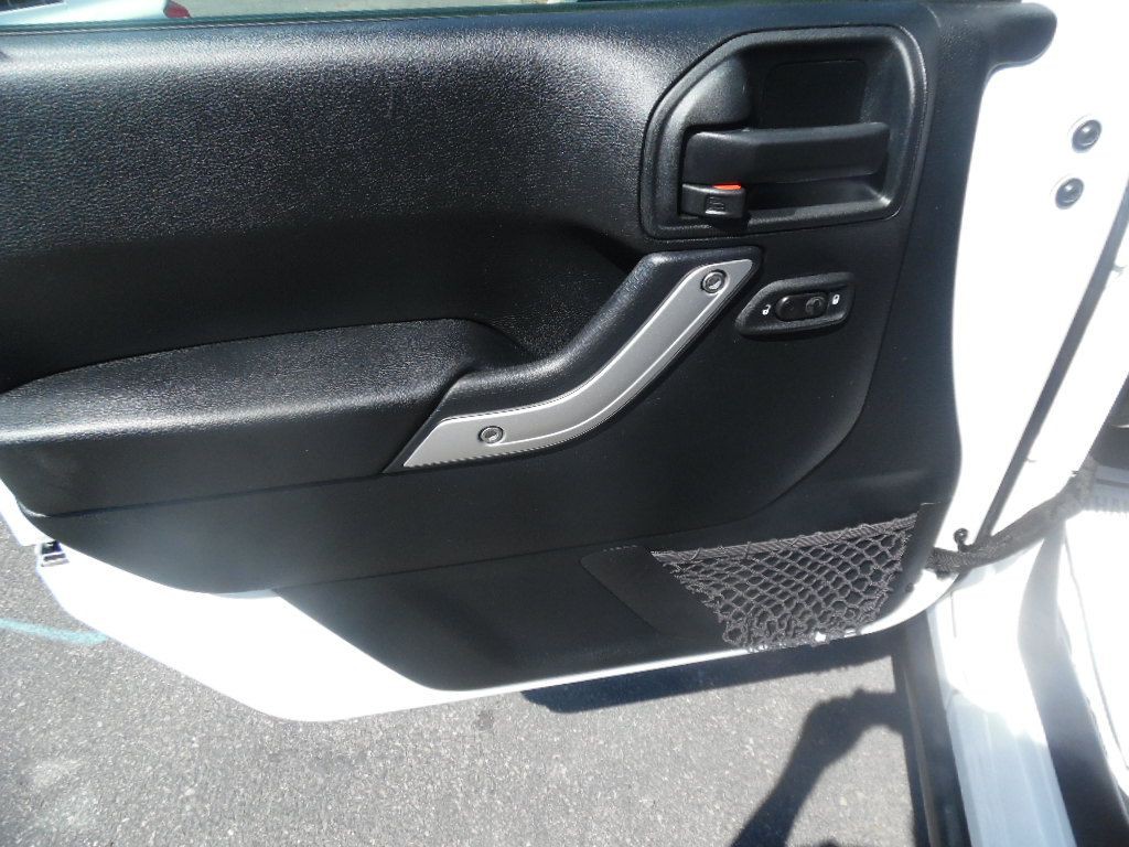 2017 Jeep Wrangler Unlimited Image 8