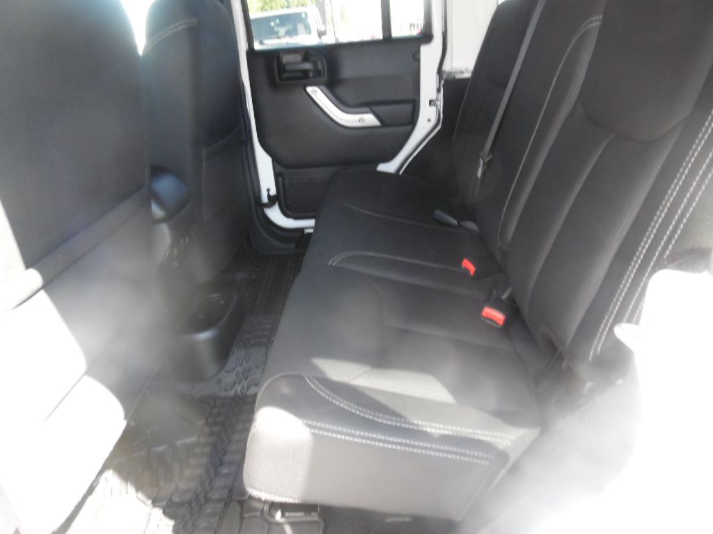 2017 Jeep Wrangler Unlimited Image 9