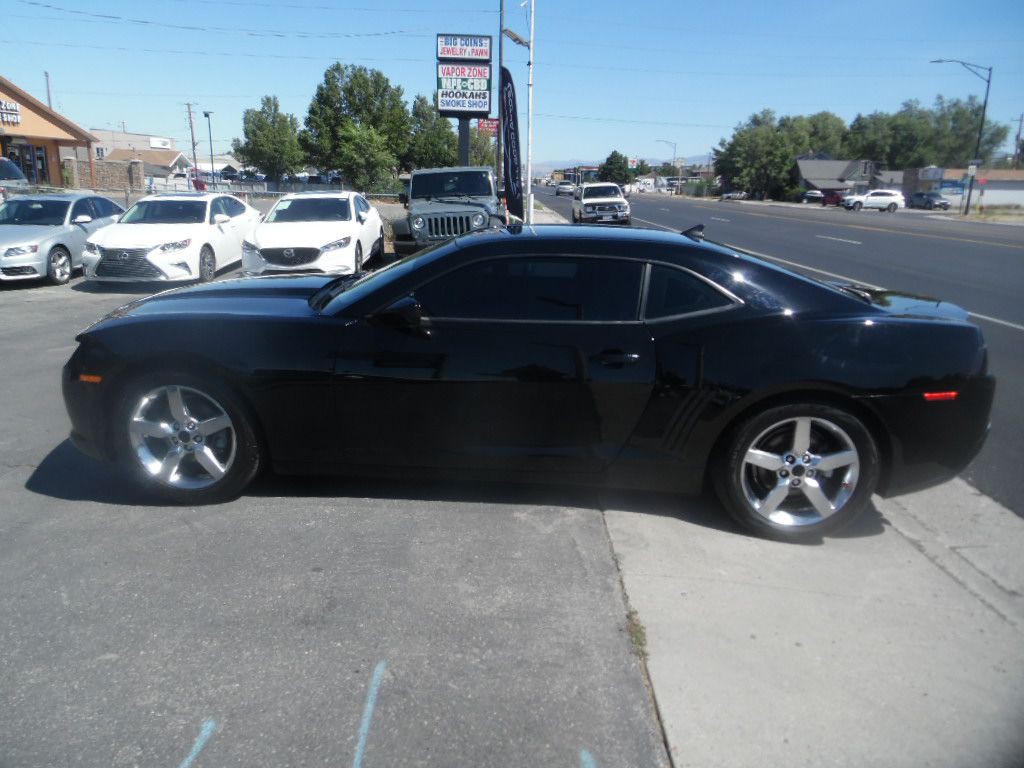 2014 Chevrolet Camaro Image 2