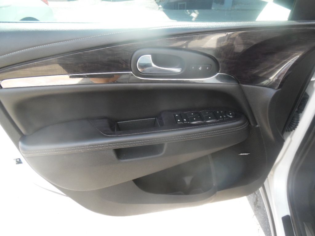 2015 Buick Enclave Image 8