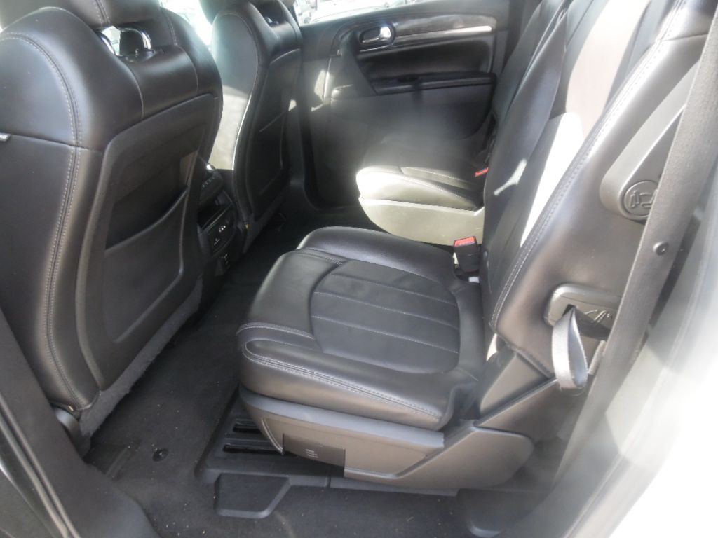 2015 Buick Enclave Image 9