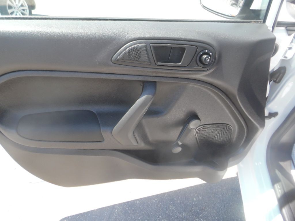 2017 Ford Fiesta Image 8