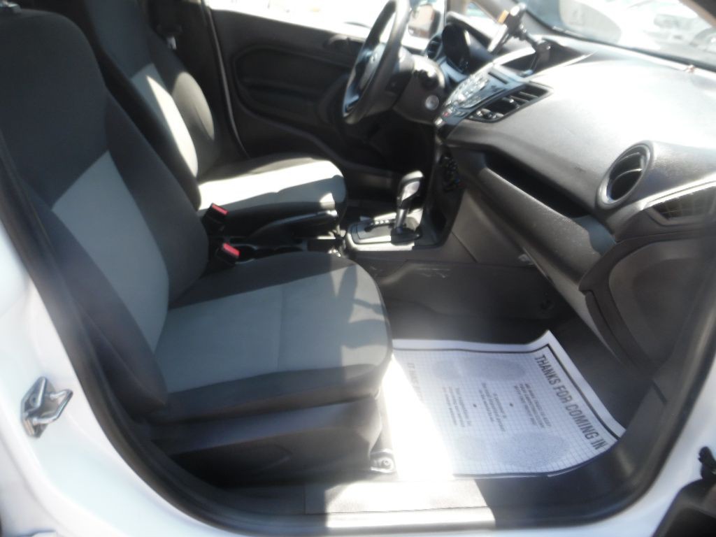 2017 Ford Fiesta Image 12